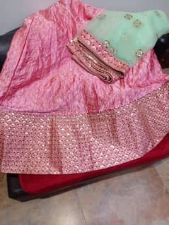 top one . . lengha only 3 hour's used in one time. . . . . . .