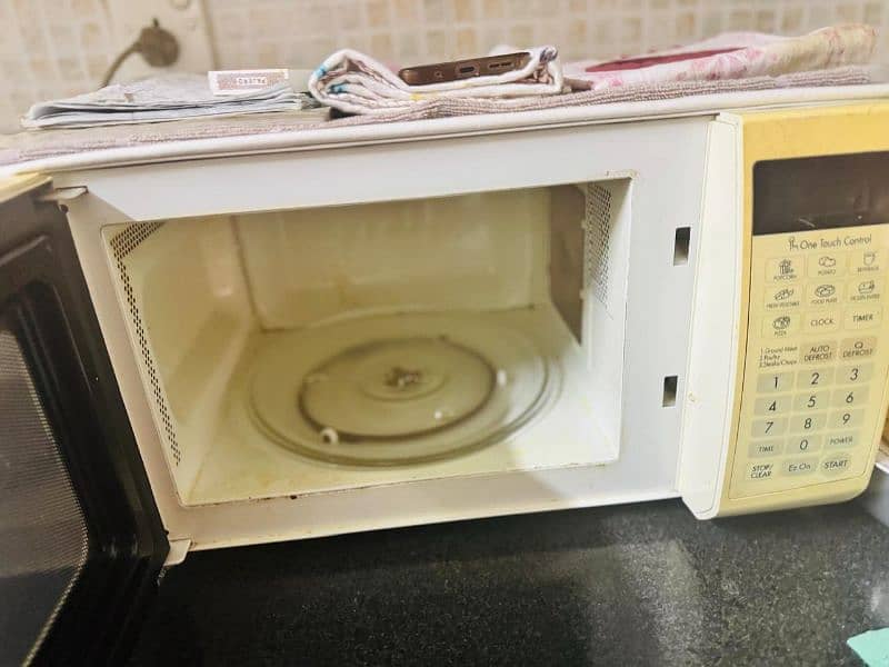 LG microwave oven 1