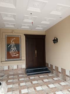 10 MARLA BRAND NEW HOUSE FOR SALE NEAR UCP ROAD LAHORE.