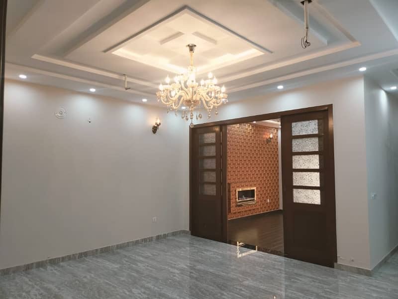 House Of 10 Marla For rent In Bahria Town - Sector C 5