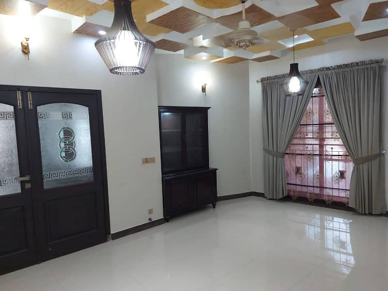 House Of 10 Marla For rent In Bahria Town - Sector C 7