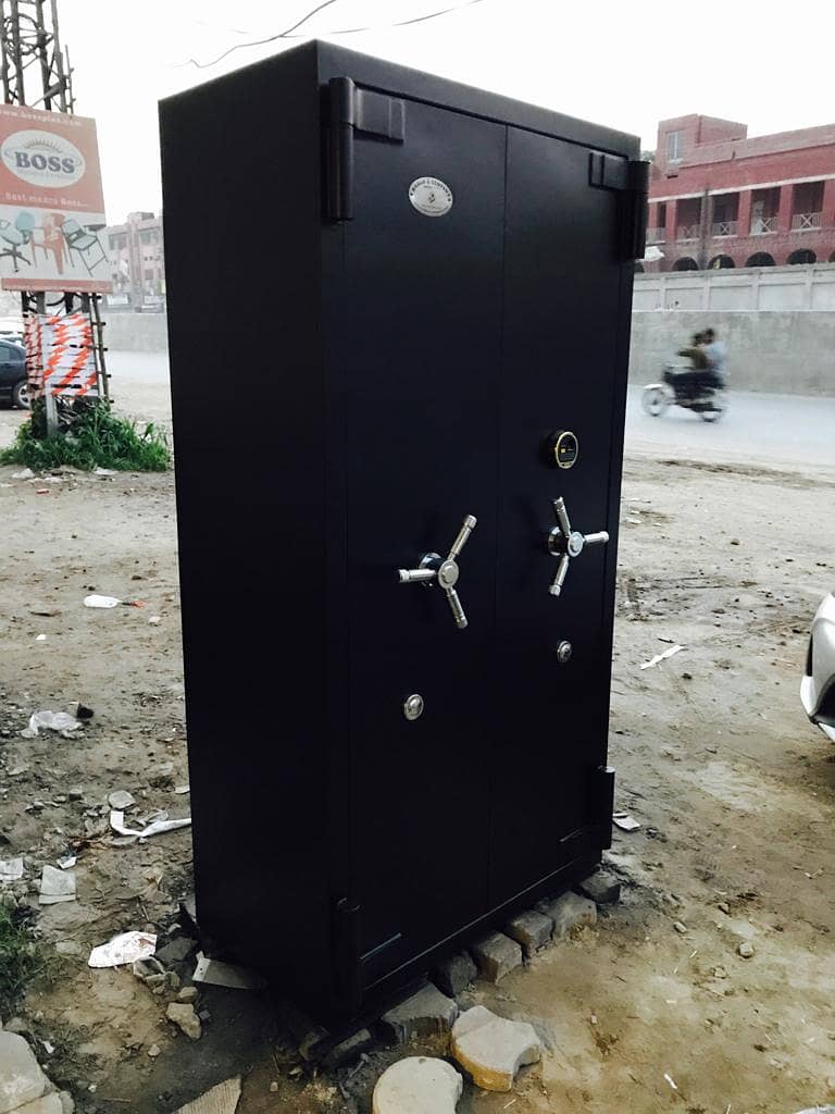 Locker & Steel Safe 19