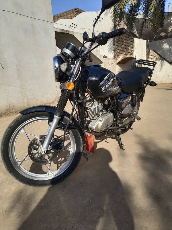 Suzuki GS150 se 4