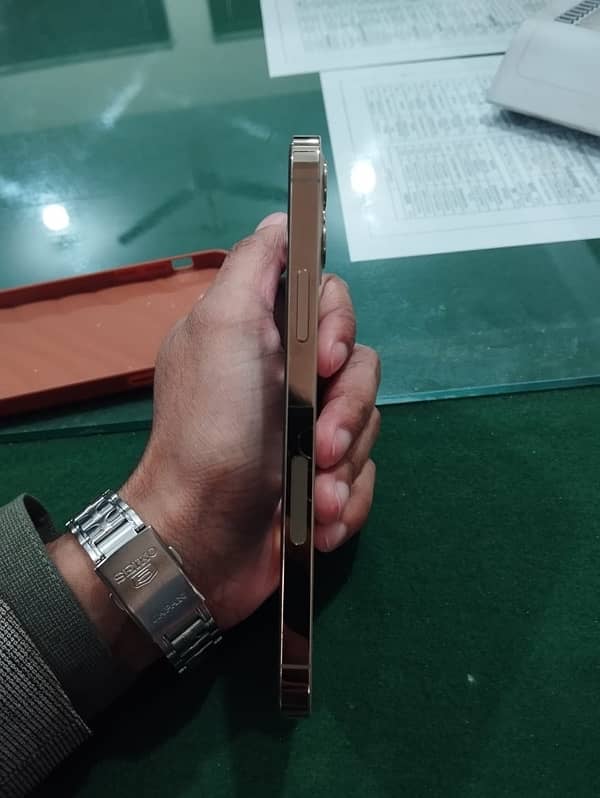 iPhone 12 Pro NON PTA 4