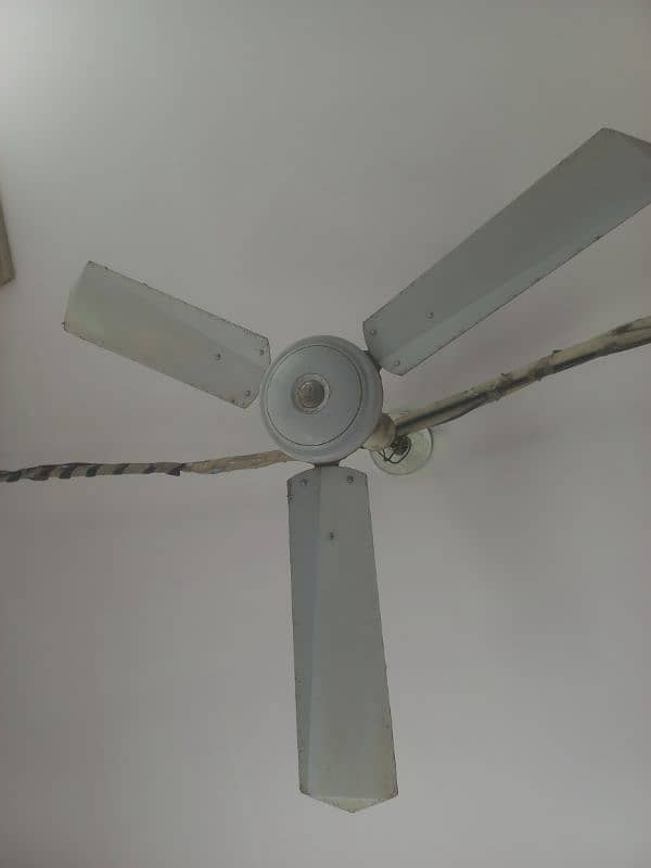 5 used ceiling fans 4