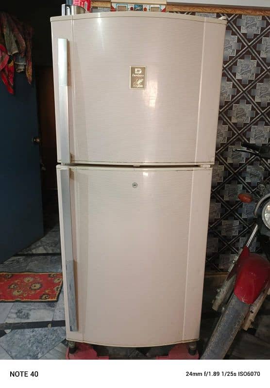 DAWALANCE 14 CUBIC FIT LARGE SIZE FRIDGE IN VERY GOOD Condition 3