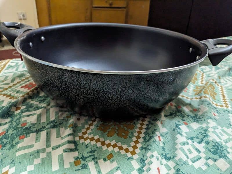 non stick karahi 1