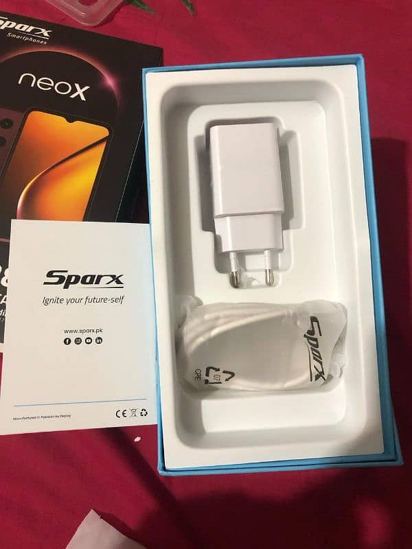 SparX Neo X ,4/128 , Elite Chocolate Colour 3