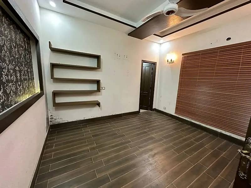 10 Marla Luxury Non Furnished Lower Portion For Rent In Bahria Town Lahore 9