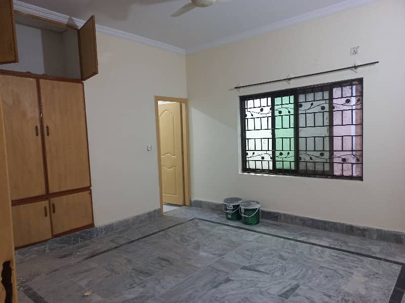 3 bedroom upper portion afazl haring available government water boring 1