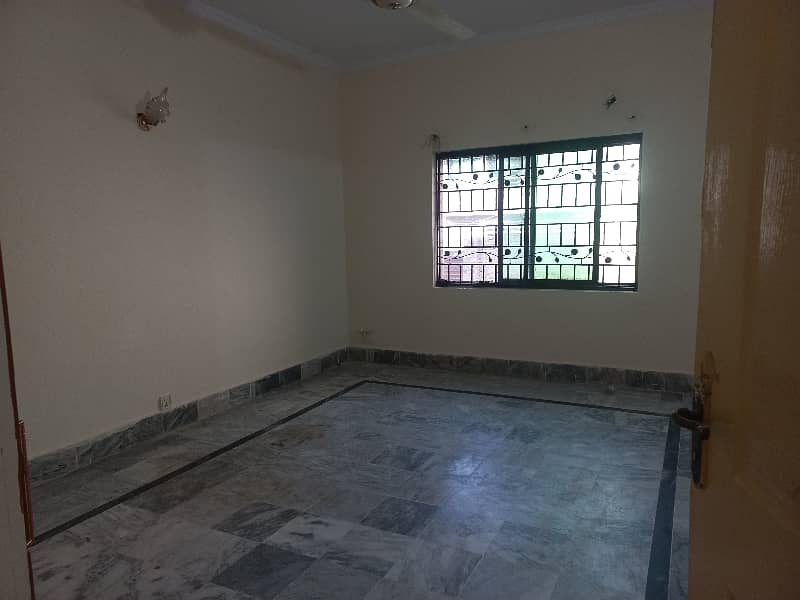 3 bedroom upper portion afazl haring available government water boring 2