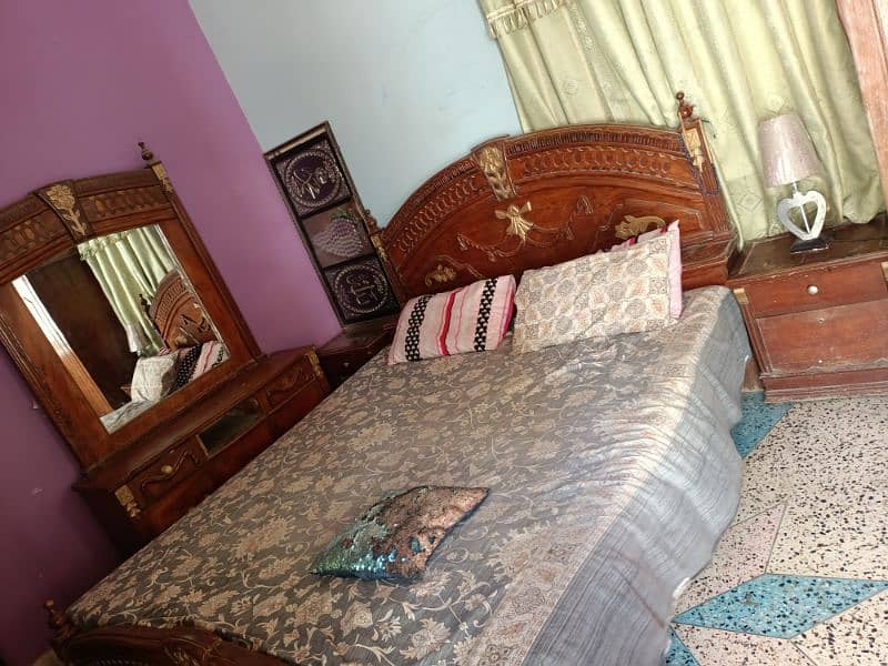 King size bed with mattress and Dressing Table 1