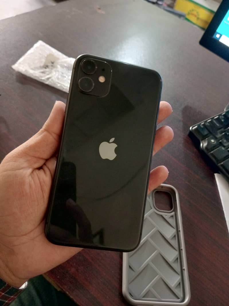 Apple iPhone 11 4