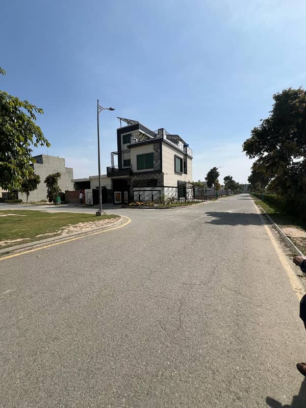 20 Marla Corner Residential Possession Plot On 60 Feet Road Fore Sale In New Lahore City Phase 4 3