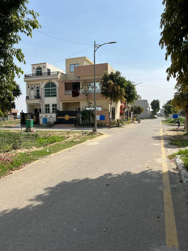 20 Marla Corner Residential Possession Plot On 60 Feet Road Fore Sale In New Lahore City Phase 4 5