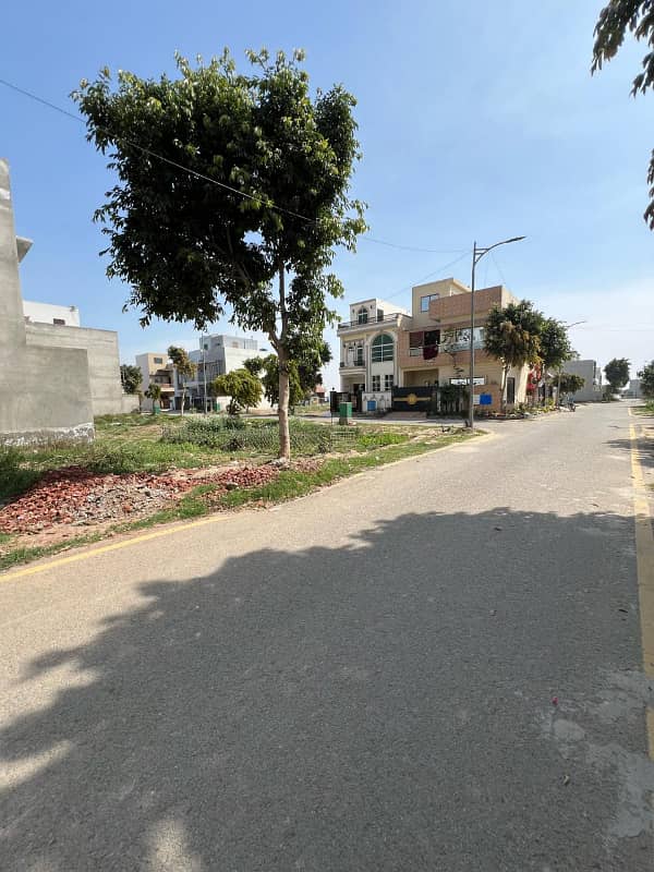 20 Marla Corner Residential Possession Plot On 60 Feet Road Fore Sale In New Lahore City Phase 4 9