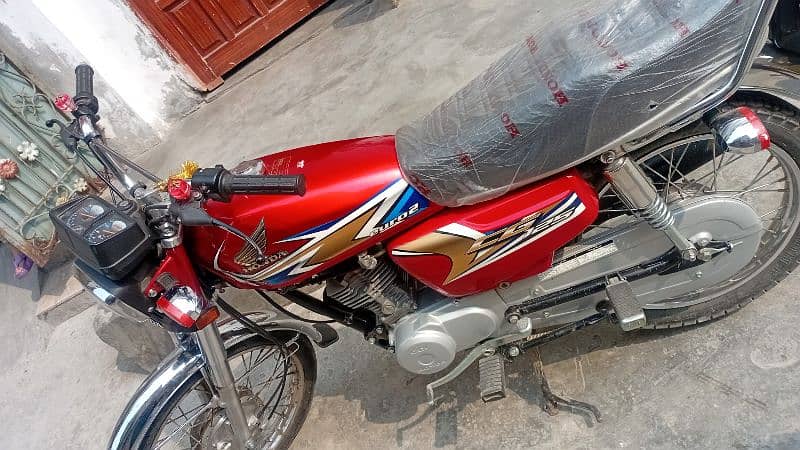 Honda 125 new condition 4