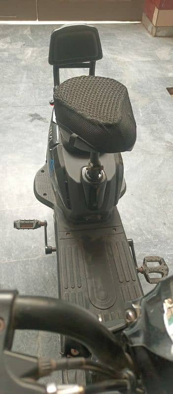 Electric Scooty for sale 3