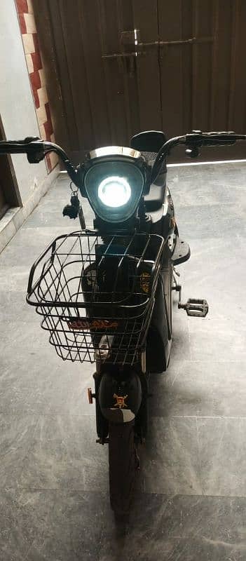 Electric Scooty for sale 5