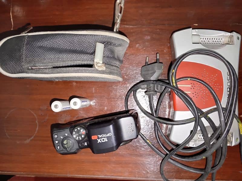 Kodak Digital camera (easy share z915) 3