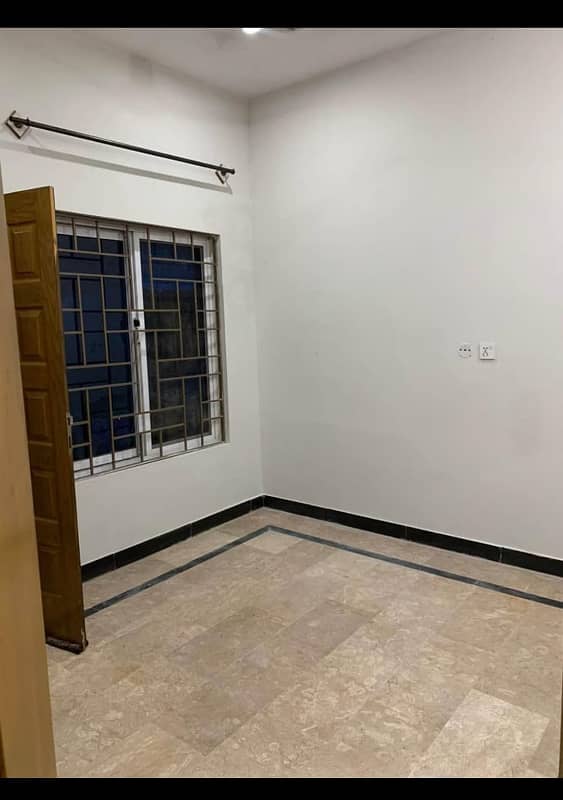 4 marla Upper portion available for Rent G-13/4 Contact 0347-7163075 9