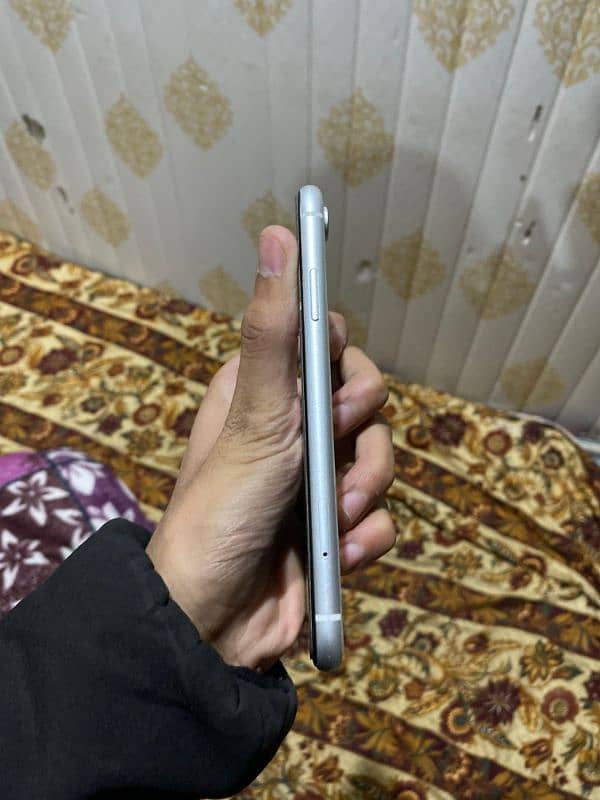 iPhone XR for urgent sale 2