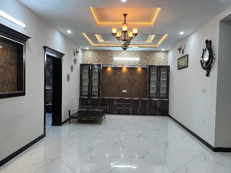 10 marla Upper portion available for Rent G-13/4 contact:-0347-7163075 0