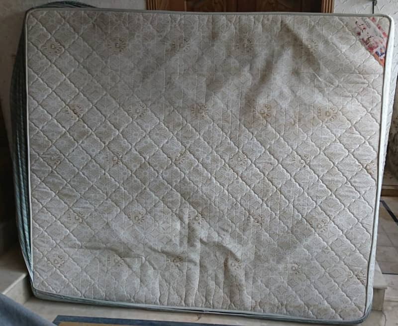 Queen Size Matress - MASTER JET 1