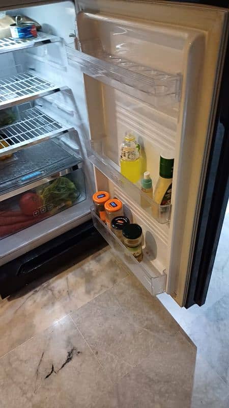 Kenwood Refrigerator KRF-23357. /280L 12