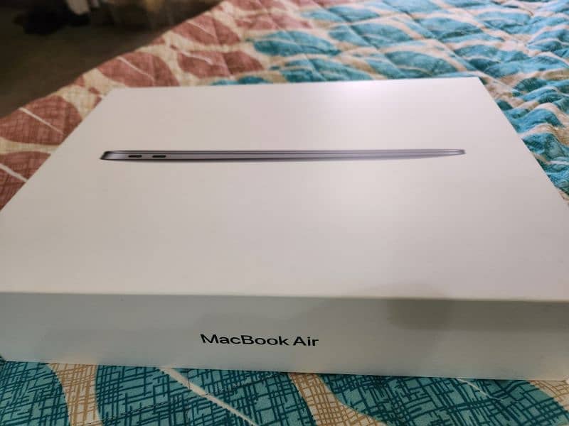 MacBook Air M1  just box open 2