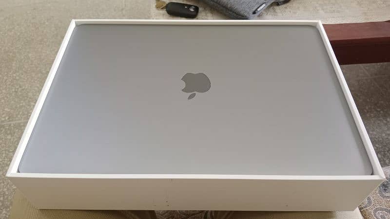 MacBook Air M1  just box open 7