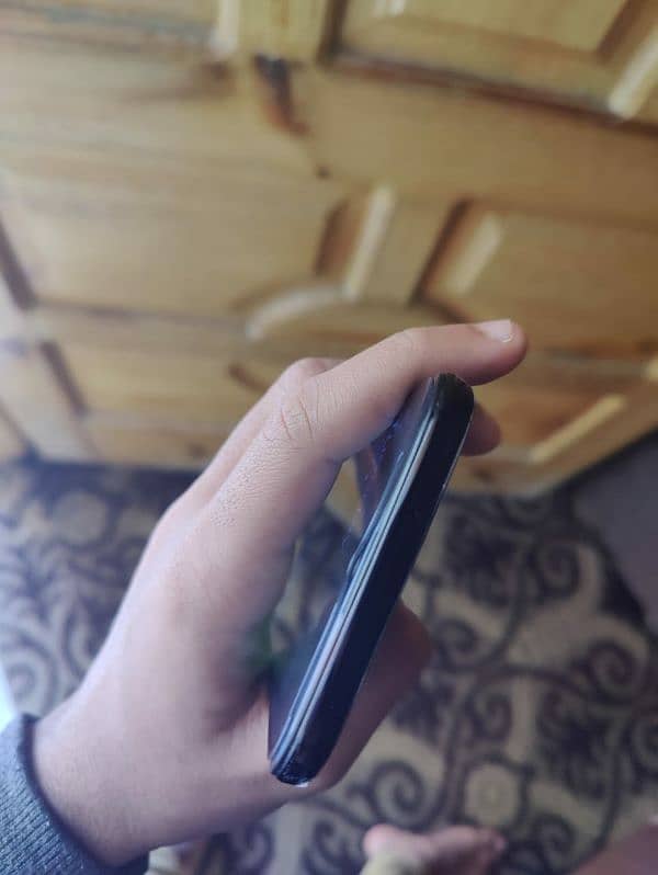 oneplus6T 8/128 dual sim apporved 10 by 10 condition 3