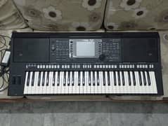 Yamaha PSR s750 with box