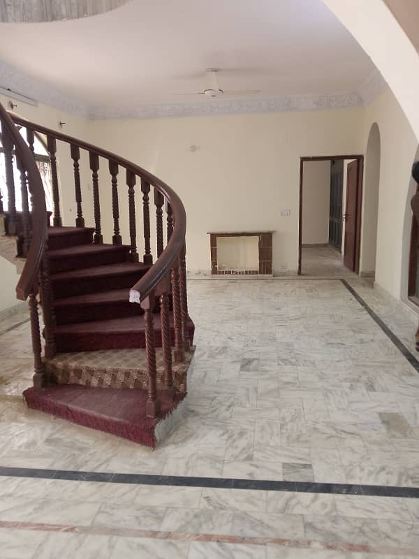 Beautiful Ful house for rent in F10 Size 1 kanal accommodation 5 bedroom with attached bathroom 16