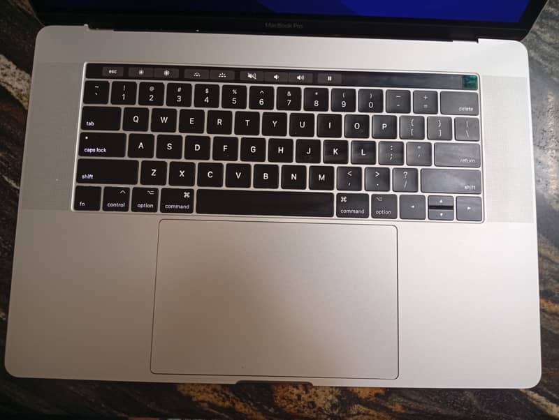 MacBook Pro 15-inch, 2017 16gb 03035159555 4