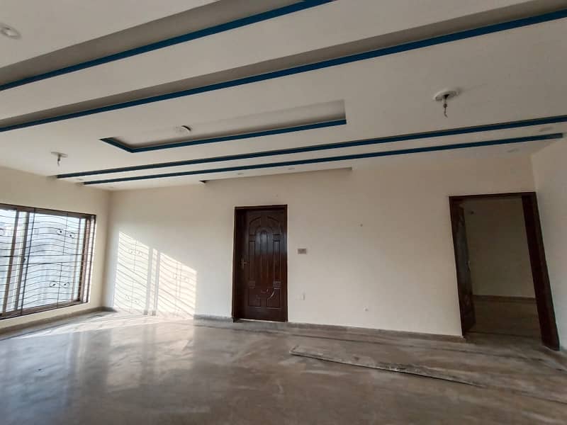 A BEAUTIFUL HOUSE FOR RENT IN BISMILLAH HOUSING SOCIETY. 16