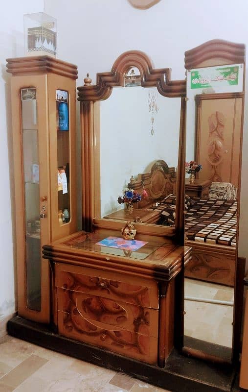 dressing table and showcase 1