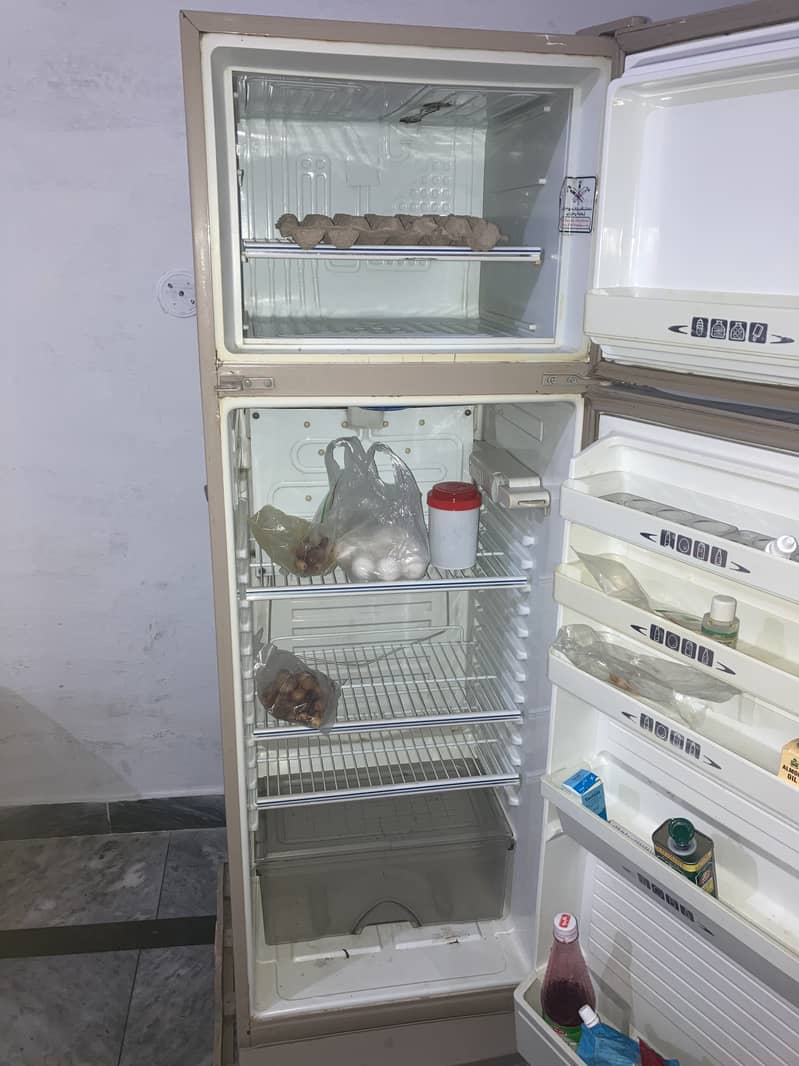 Dawlance Refrigerator For Sale 2