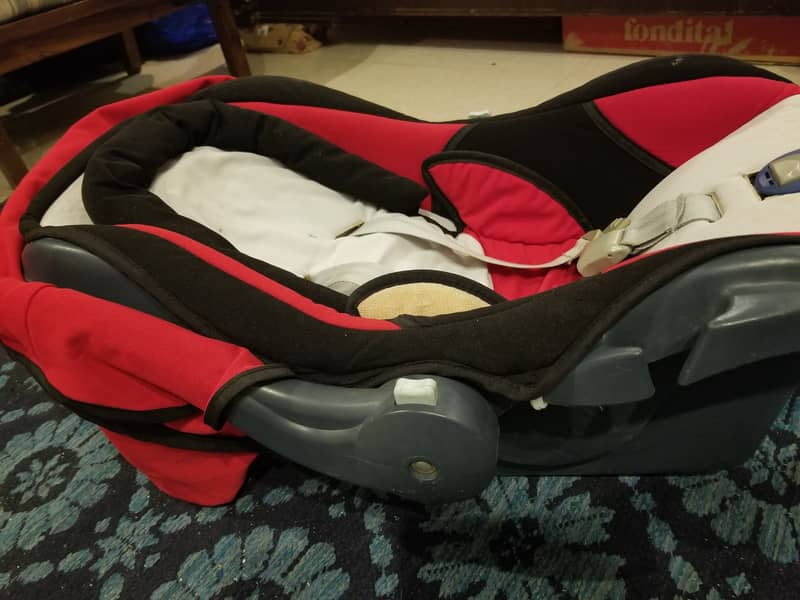 Cat Seat | Carry Cot | Little Angels 4