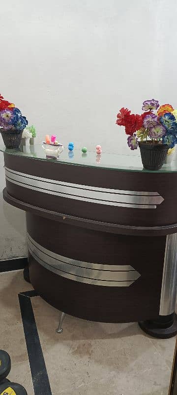 study table/counter table in new condition 0