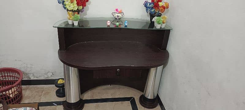 study table/counter table in new condition 2