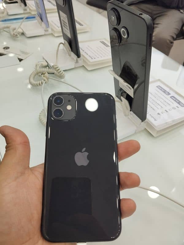 I phone 11 128gb black 2