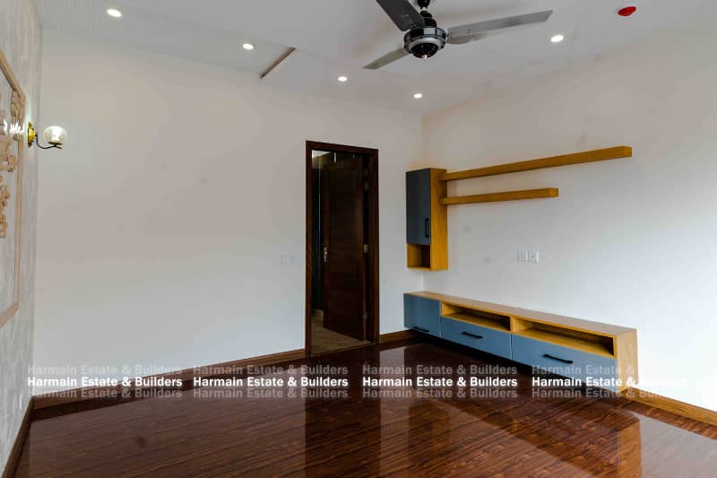 1 Kanal Upper Portion Available for Rent Ideal for Families, Lower Portion Locked 3