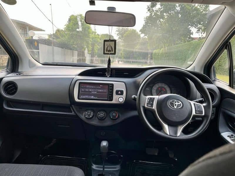 Toyota Vitz 2018 4