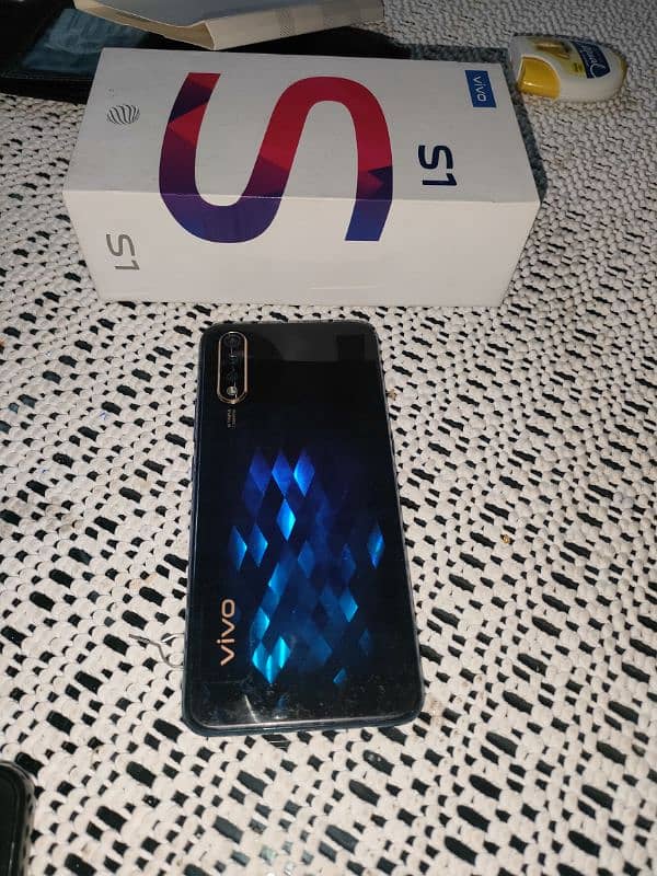 Vivo S1 4/128 gb official pta approved 0