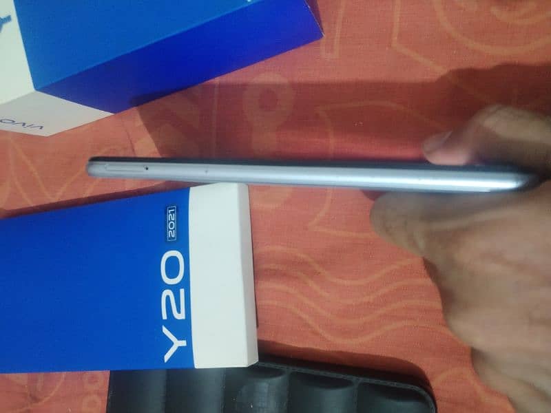 vivo y20 4/64 with box 3