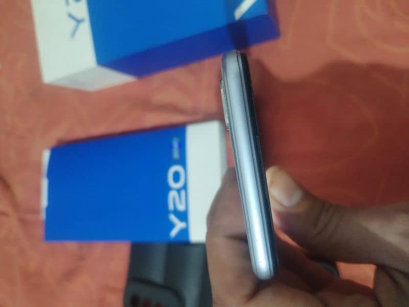 vivo y20 4/64 with box 4