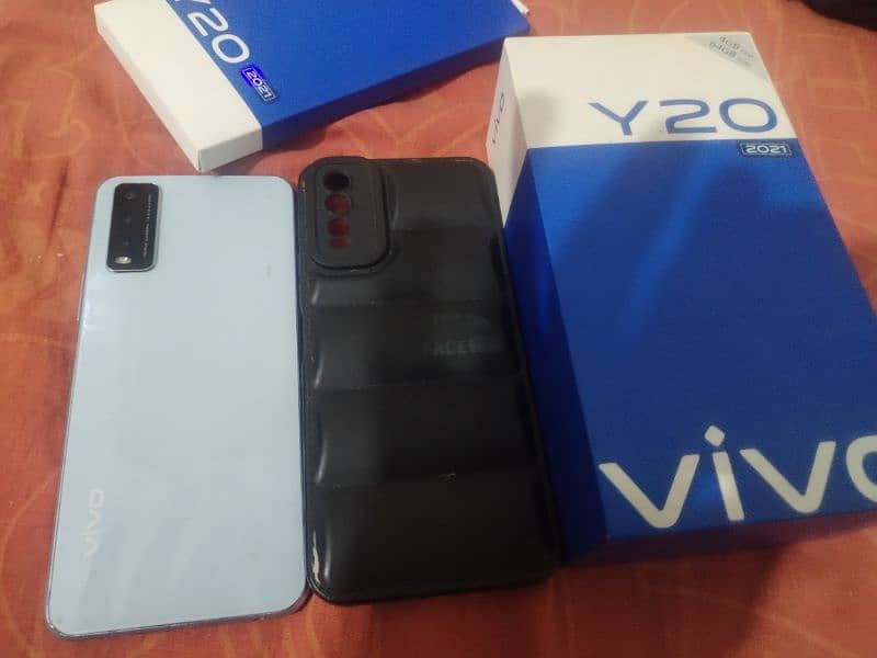 vivo y20 4/64 with box 7