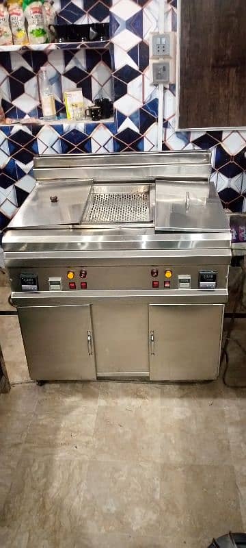 Double tank 16 liter gass fryer with dumpstation 0