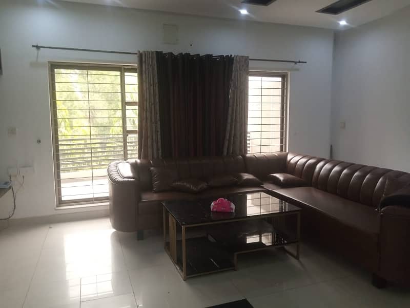 01 KANAL DESIGNER LUXURY UPPER PORTION AVAILABLE FOR RENT 10